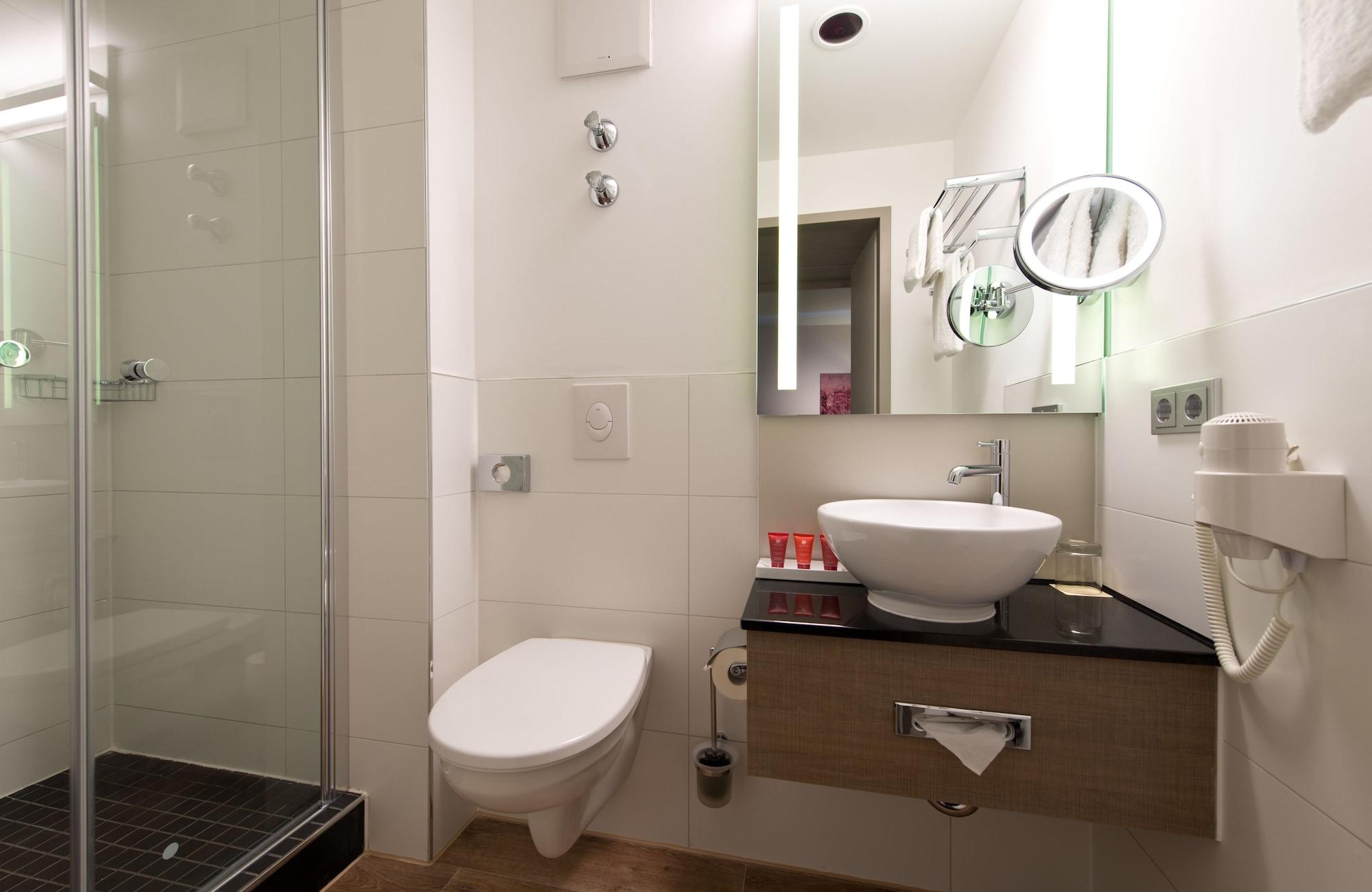 Leonardo Olympiapark Hotel Munich